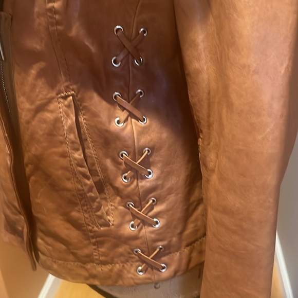 Michael Kors caramel color, 100% genuine, leather jacket - Picture 2 of 5